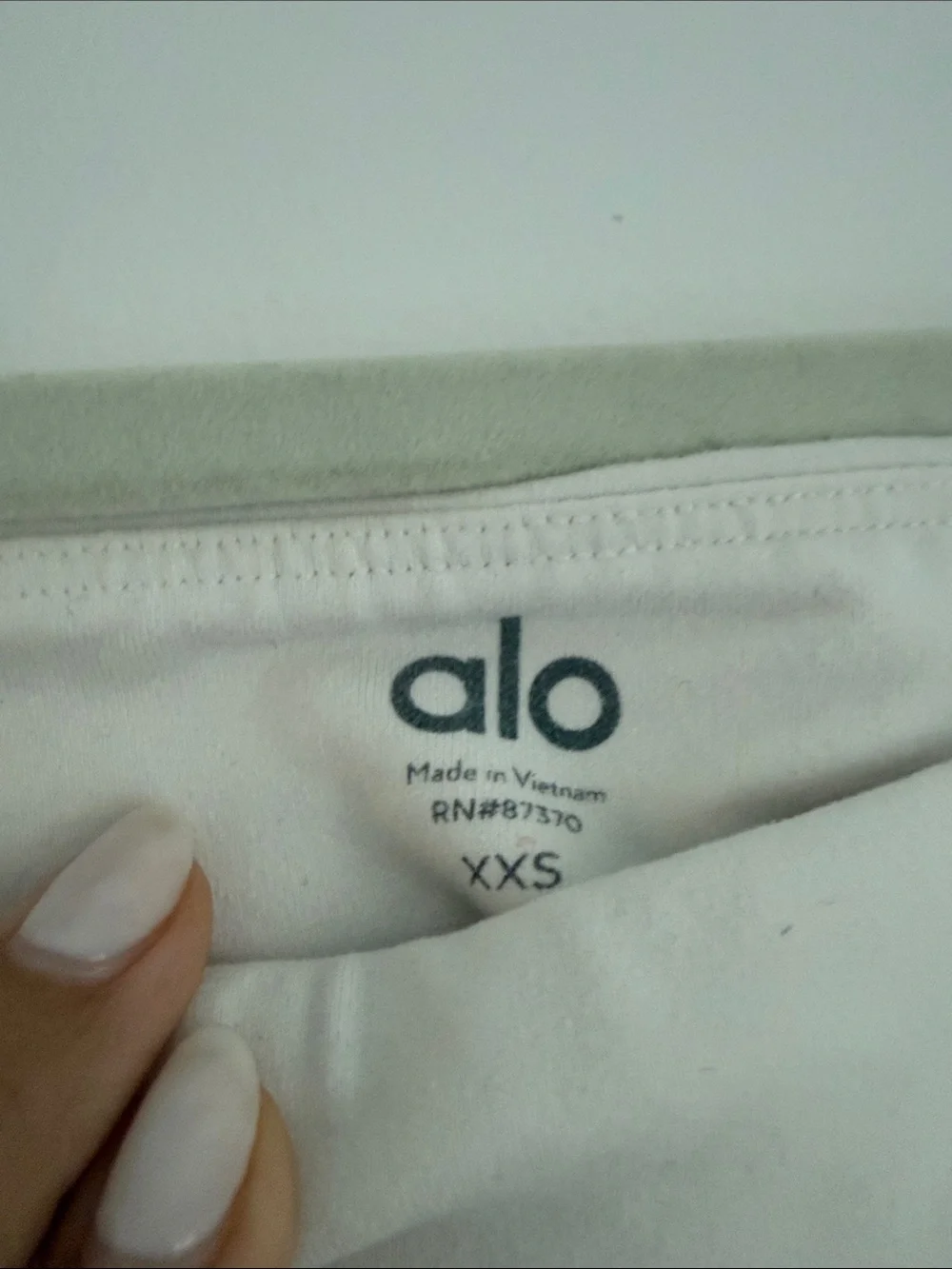 Alo Airbrush High Waist Flutter Legging in Ivory